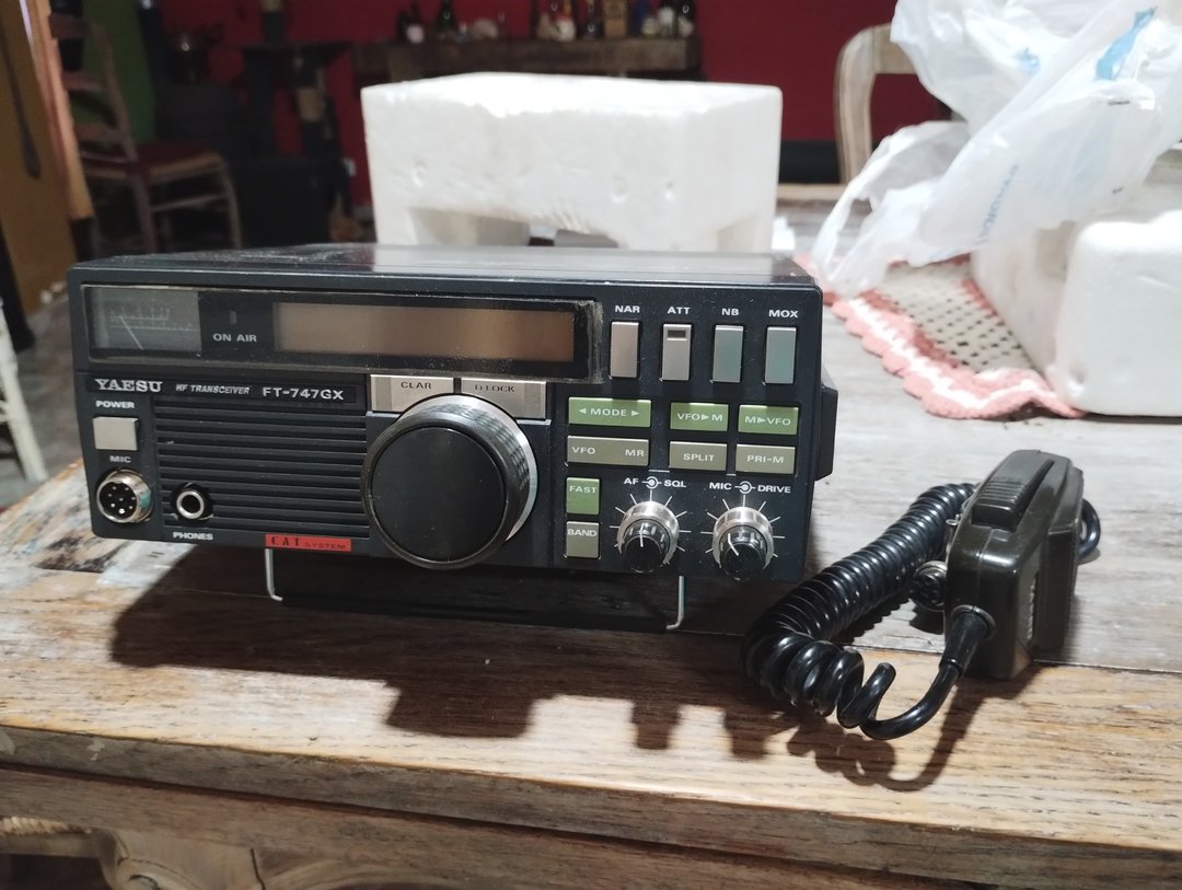 Yaesu FT-747