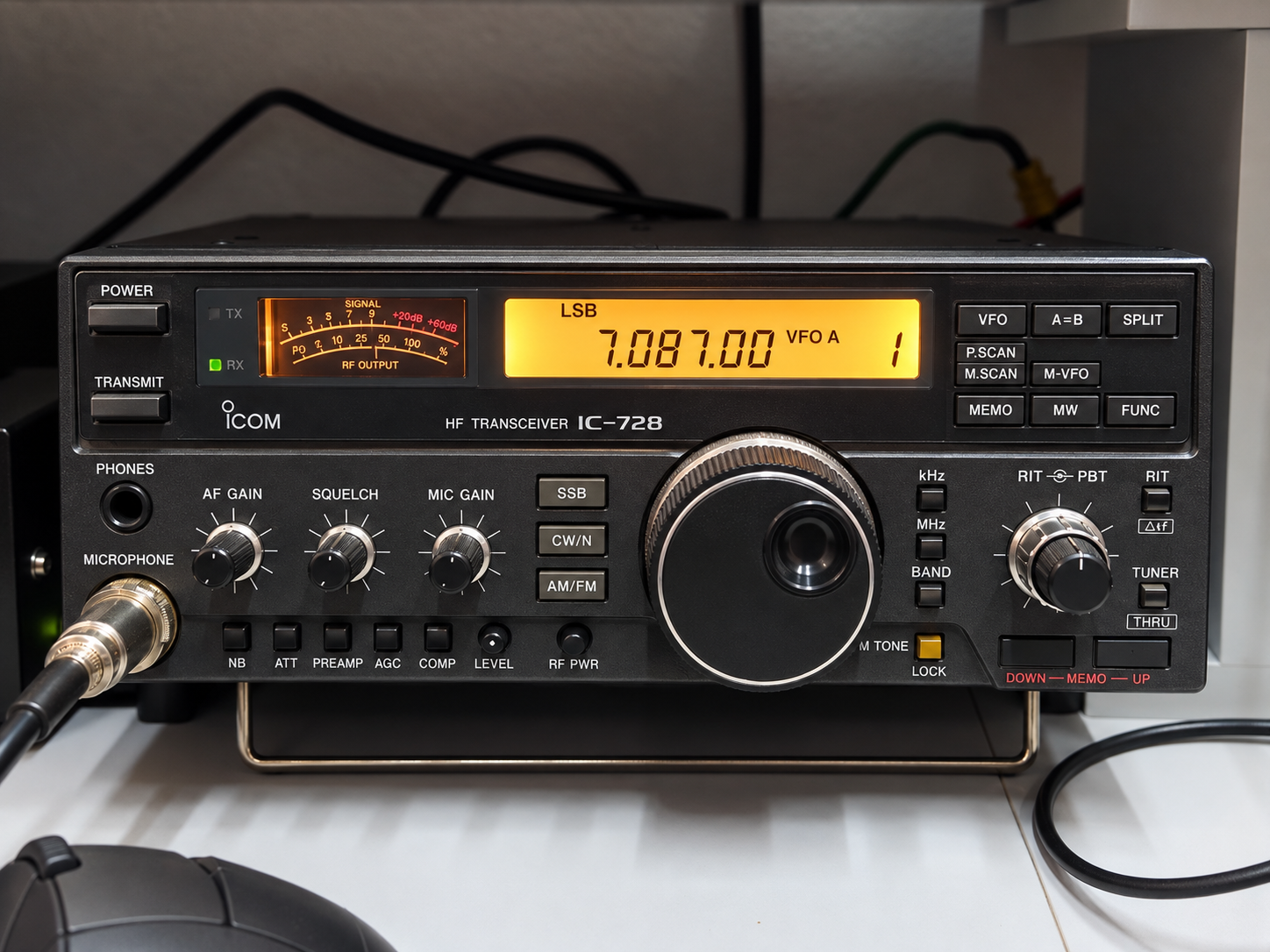 Icom IC-728, equipo principal de HF